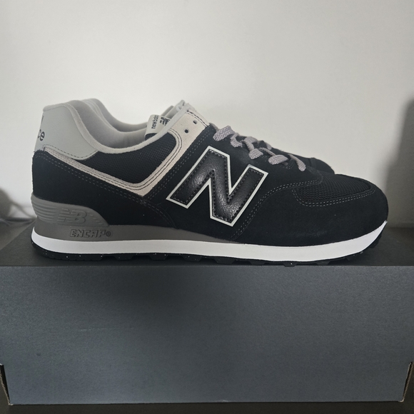 New Balance Men's Black and White Sneakers 574 Brand New